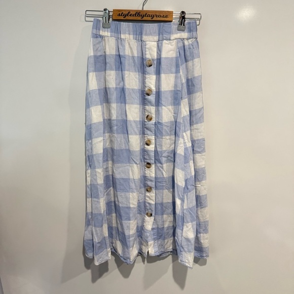 Madewell Linen-Blend Side-Button Midi Skirt in Gingham Check - Picture 4 of 12
